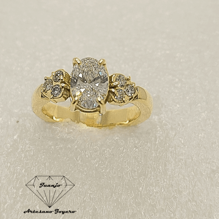 Anillo de Compromiso Proyecto Ilusión en oro y diamantes diseño exclusivo y personalizado.